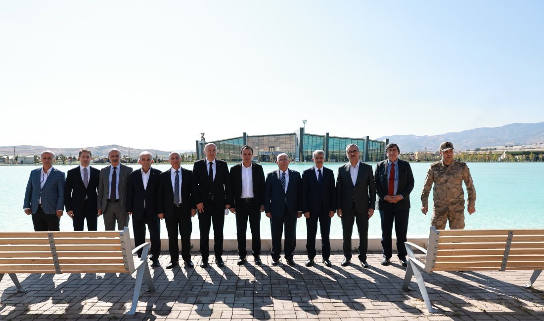 EXPO 2023 DANIŞMA KURULU, 14 EKİM’DEKİ AÇILIŞ ÖNCESİNDE TOPLANDI Onikişubat Belediyesi’nin Cumhurbaşkanlığının himayesinde ev sahipliğini yapacağı Uluslararası
EXPO 2023’ün
