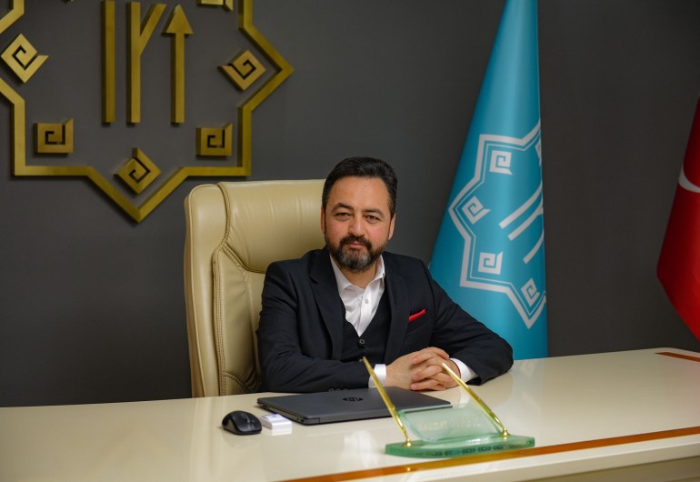 BAŞKAN GÜRBÜZ’DEN 10 KASIM MESAJI Başkan Gürbüz; “İstiklal mücadelemizin Büyük Önder’i, Cumhuriyetimizin kurucusu Gazi Mustafa
