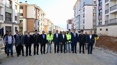 Büyükşehir Belediye Başkanı Hayrettin Güngör, Vali Mükerrem Ünlüer ile birlikte