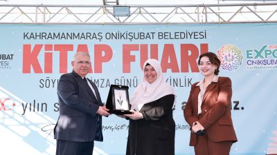 Söyleşi, imza günleri ve etkinliklerle hız kesmeden devam eden EXPO