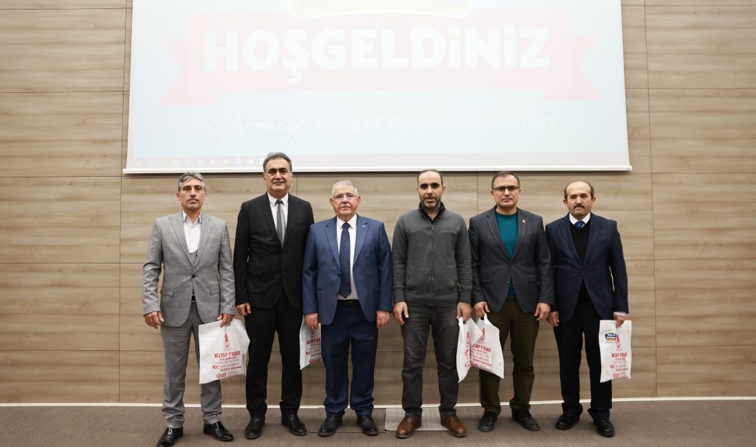 Onikişubat Belediyesi, 9 yılda 680 bin kitabı öğrencilerle buluşturdu Onikişubat Belediyesi’nin ‘Okumadığın Gün Karanlıktasın’ sloganıyla hayata geçirdiği ve Milli