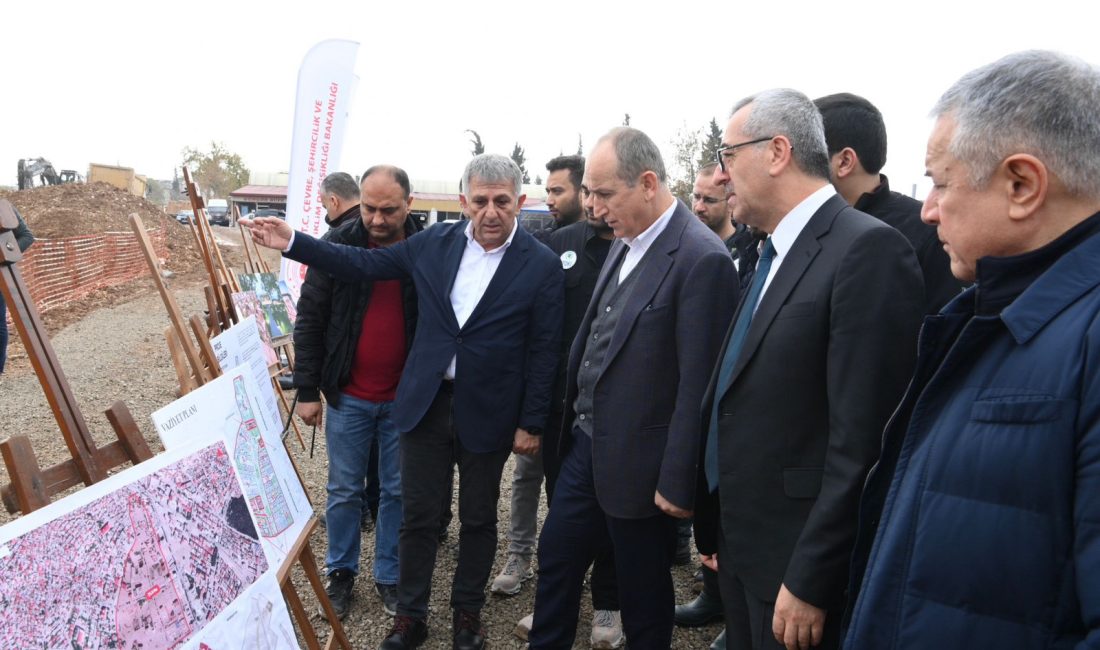 Başkan Güngör: “Şehir Merkezine 10 Bin Konut ve İş Yeri Yapılıyor” Büyükşehir Belediye Başkanı Hayrettin Güngör, alanda yürütülen çalışmaları yerinde incelemek