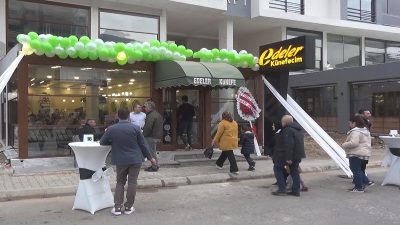 Kahramanmaraş'ta yıllardır adından söz ettirerek damak çatlatan Edeler Künefecim, her