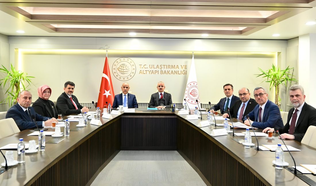 Bir dizi toplantıya katılmak üzere Ankara’ya giden Kahramanmaraş Büyükşehir Belediye