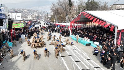 Kahramanmaraş’ın düşman işgalinden kurtuluşunun 104. yıl dönümünde Trabzon Caddesi’nde çeşitli