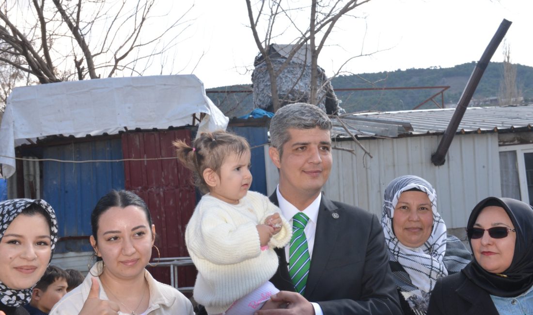Elmalar Mahallesi’nde vatandaşlar ile bir araya gelen Yeniden Refah Partisi