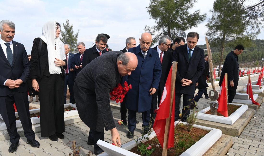 KKTC Cumhurbaşkanı Ersin Tatar ile Kapıçam Şehir Mezarlığı’nı ziyaret eden
