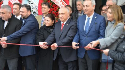 Seçim ofisi açılışında konuşan İYİ Parti Dulkadiroğlu Belediye Başkan adayı