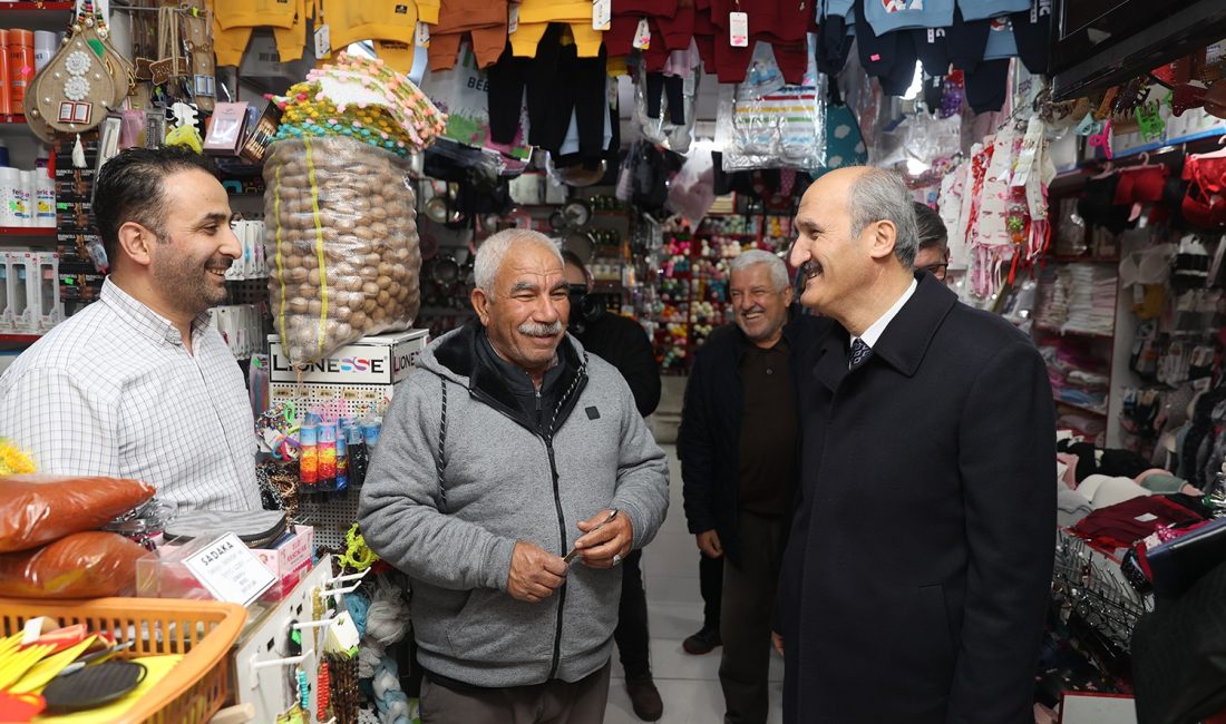 Başkan Okay, “İlk Günkü Aşkla ve Heyecanla Yola Devam Ediyoruz” Seçim çalışmaları kapsamında Hacı Murat Caddesi’nde bulunan esnafları ziyaret eden
