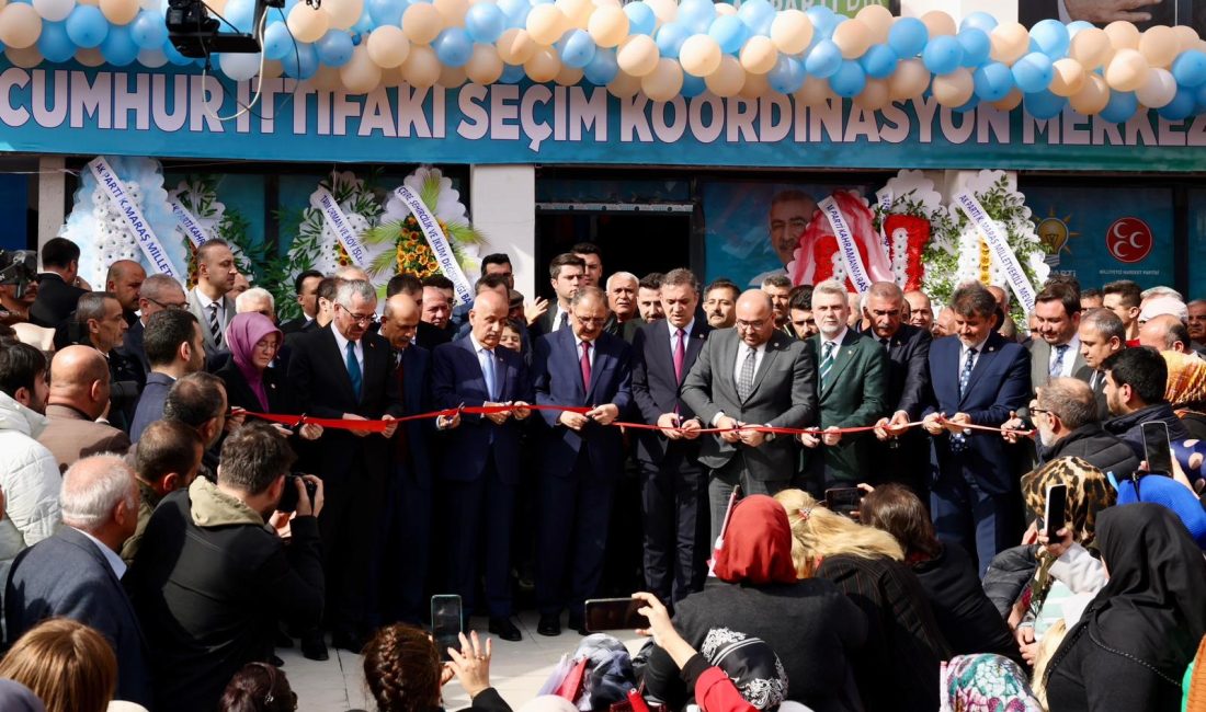 Depremin merkez üssü Pazarcık’ta AK Parti’nin seçim ofisi açılışına katılan