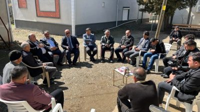 Ulutaş Mahallesi’nde vatandaşlarla bir araya gelen Yeniden Refah Partisi Dulkadiroğlu