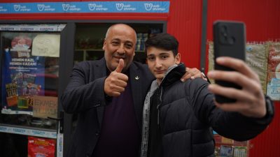 Seçim çalışmaları kapsamında Kapalıçarşı’da ve Kuddusi Baba Bulvarı’nda esnaf ziyaretinde