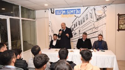 Dulkadiroğlu Belediye Başkanı Necati Okay, seçim çalışmaları kapsamında gençlerle bir