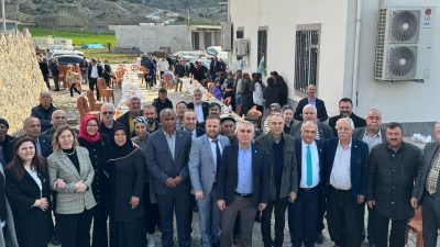 Seçim çalışmaları kapsamında Elmalar Mahalle’sini ziyaret eden Dedeoğlu, “Ayrım yapmadan