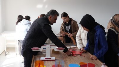 Dulkadiroğlu Belediyesi Gençlik Merkezleri, gençlere matematiği sevdirmek için matematik atölyesi
