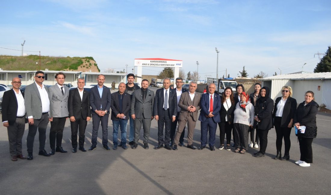 İyi Parti Kahramanmaraş Büyükşehir Belediye başkan adayı Mesut Dedeoğlu ve