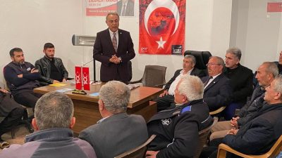 Seçim çalışmaları kapsamında Kavlaklı Mahalle sakinleriyle bir araya gelen Dedeoğlu,