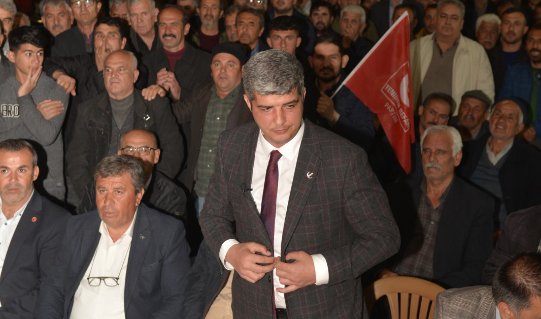 Yeniden Refah Partisi’ne geniş katılımın olduğu Türkoğlu’ndan iktidar partisine yanıt