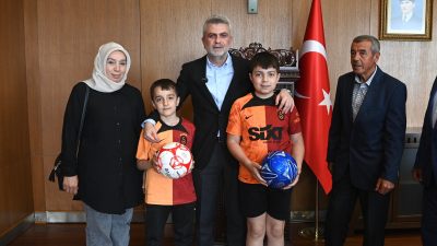 Hayırlı olsun ziyaretine gelen vatandaşları makamında ağırlayan Başkan Görgel, “Şehrimizin