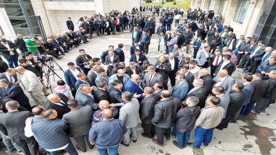 Ramazan Bayramı dolayısıyla Dulkadiroğlu Kamu Külliyesi’nde bayramlaşma programı düzenlendi.