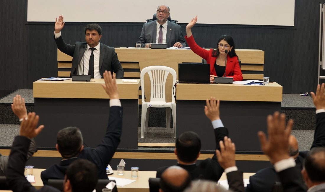 Dulkadiroğlu Belediye Meclisi Yapıldı Dulkadiroğlu Belediye meclis toplantısı, Belediye Başkanı Mehmet Akpınar’ın başkanlığında gerçekleştirildi.