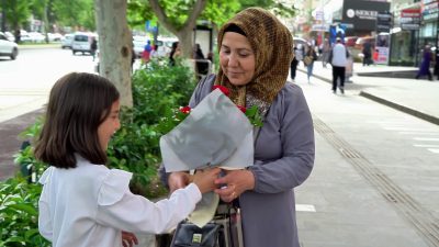 Büyükşehir Belediyesinin Anneler Günü videosu büyük beğeni topladı. Sosyal medyada