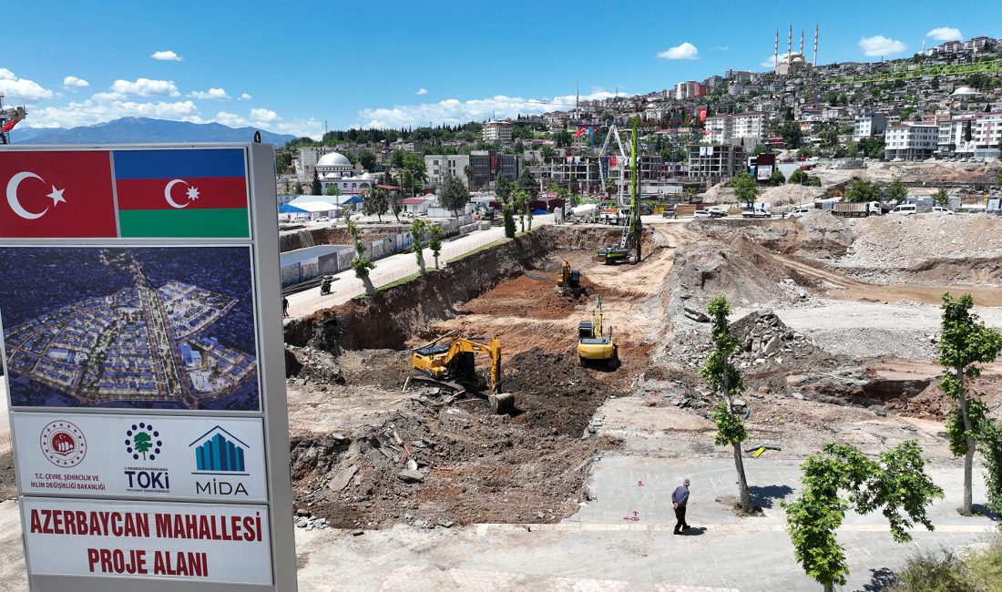 Azerbaycan Başbakanı Ali Asadov ile Azerbaycan Mahallesi’nde yürütülen çalışmaları yerinde