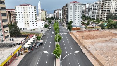 Büyükşehir Belediyesi, Başkonuş Caddesi ve bağlantı yollarında gerçekleştirdiği asfalt çalışmasını