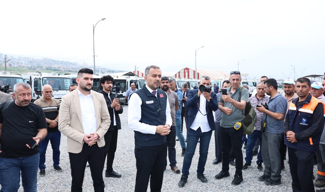 Onikişubat Belediye Başkanı Hanifi Toptaş, 1 Mayıs’ta İşçiler İle Buluştu Onikişubat Belediye Başkanı Hanifi Toptaş, 1 Mayıs Emek ve Dayanışma