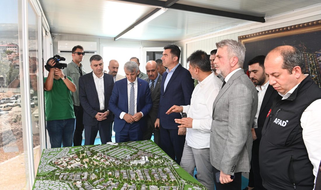 Programı kapsamında şehre gelen AFAD Başkanı Okay Memiş ile bir