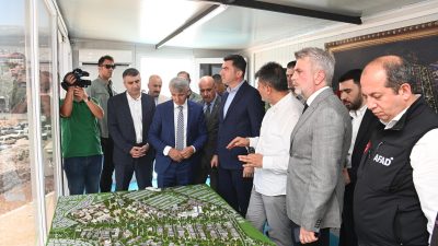 Programı kapsamında şehre gelen AFAD Başkanı Okay Memiş ile bir