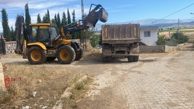 Dulkadiroğlu Belediyesi Fen İşleri Müdürlüğü ekipleri, Yeniyurt Mahallesi'nde kapsamlı bir