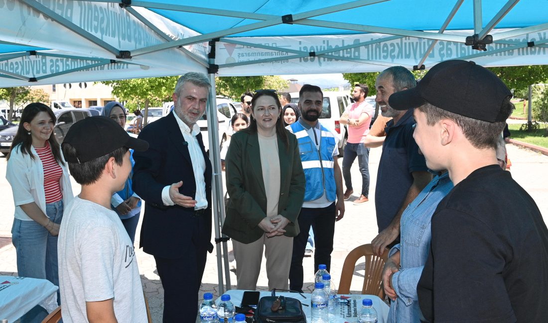 Başkan Görgel: “Gençlerimiz ve Velilerimizin Yanındayız” YKS için KSÜ’de oluşturulan bekleme noktasında öğrenci ve velilerle bir