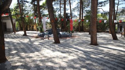Dulkadiroğlu Belediyesi, park ve bahçelerde başlattığı dönüşüm çalışması kapsamında, Kümbet