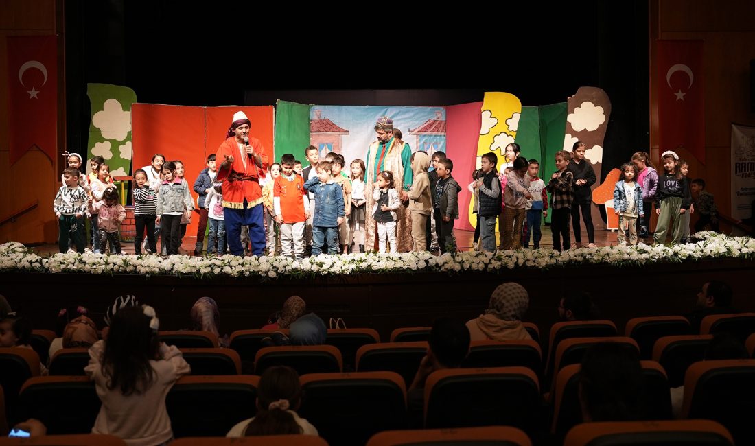 Büyükşehir’in Ramazan Etkinlikleri Miniklere İki Renkli Programla Veda Etti Büyükşehir Belediyesi, Ramazan ayı boyunca hafta sonları çocuklara yönelik düzenlediği