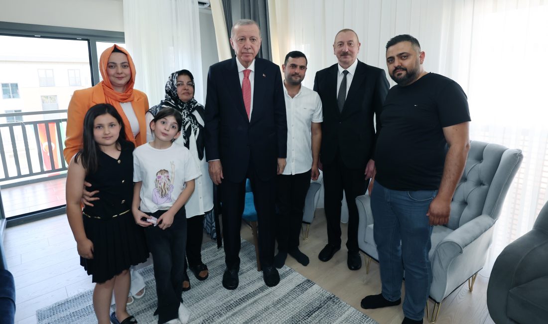 Cumhurbaşkanı Erdoğan ve Azerbaycan Cumhurbaşkanı Aliyev’den Kahramanmaraş’ta Ziyaretler Cumhurbaşkanı Recep Tayyip Erdoğan ve Azerbaycan Cumhurbaşkanı İlham Aliyev, Kahramanmaraş’ta