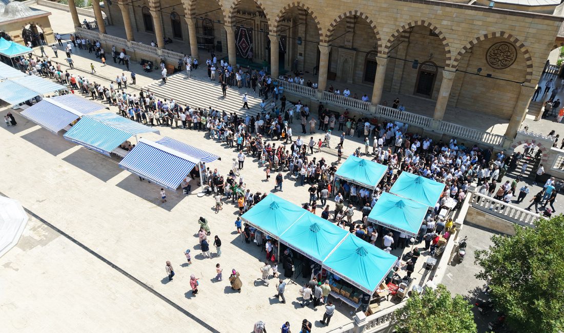 Büyükşehir Belediyesi, Muharrem ayı dolayısıyla Abdülhamid Han Camii’nde Cuma Namazı