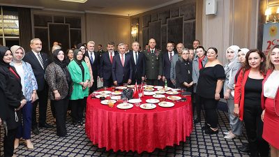 Cumhuriyet’in 102’nci yılı kutlamaları kapsamında, Kahramanmaraş Valisi Mükerrem Ünlüer tarafından