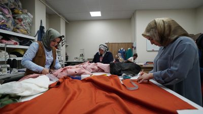 Büyükşehir Belediyesinin Meslek Edindirme Kursları’nda (KAMEK) bahar dönemi başladı. 26