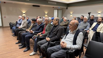 Büyükşehir Belediyesinin düzenlediği söyleşide edebiyatseverlerle bir araya gelen Türkiye’nin önemli