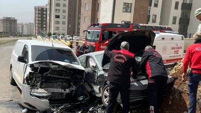 Kahramanmaraş’ın Onikişubat ilçesine bağlı Rasim Özdenören Mahallesi’nde meydana gelen sıkışmalı