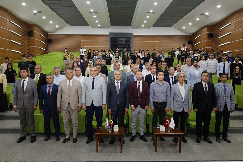 Kahramanmaraş Bilim Olimpiyatları’nda Beyza Fen Lisesi Zirveye Damga Vurdu Kahramanmaraş’ta düzenlenen Bilim Olimpiyatları Ödül Töreni, bilim ve teknoloji alanında