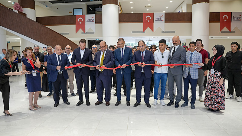 Kahramanmaraş’ta Genç Girişimciler Projeleriyle Yarıştı Kahramanmaraş'ta gençlerin girişimcilik potansiyelini ortaya çıkarmak ve yenilikçi fikirlerini desteklemek