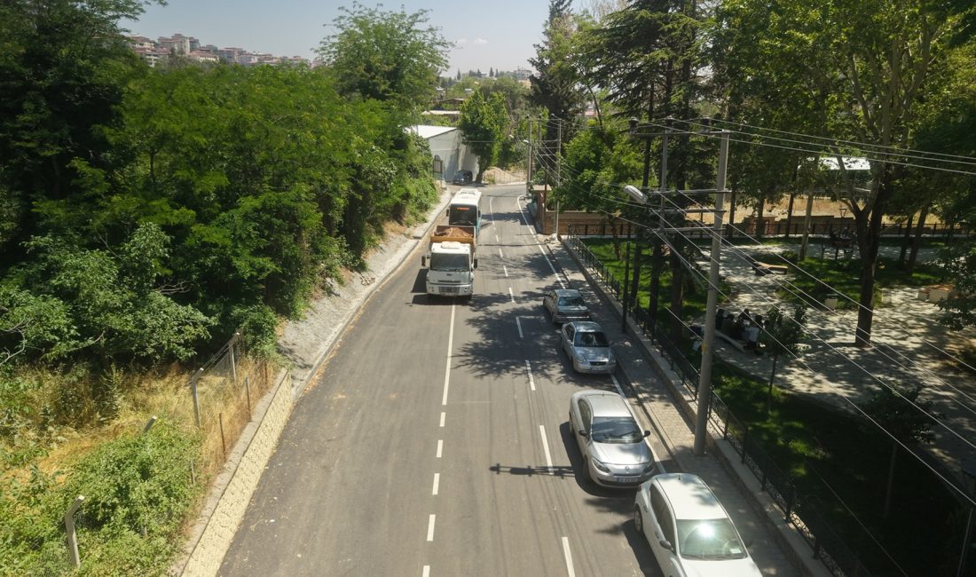 Büyükşehir, Dulkadiroğlu Pınarbaşı Caddesi’nde İlk Etabı Tamamladı Büyükşehir Belediyesi, Dulkadiroğlu Pınarbaşı Caddesi’nde ilk etap çalışmalarını tamamladı. Sıcak