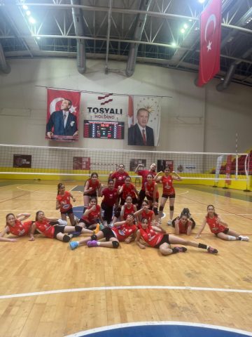 Onikişubat Belediyespor Midi Kız Voleybol Takımı Türkiye Şampiyonası Yolunda Kahramanmaraş’ta voleybolun yükselen gücü Onikişubat Belediye Spor, Efeler Ligi’ne yükselme