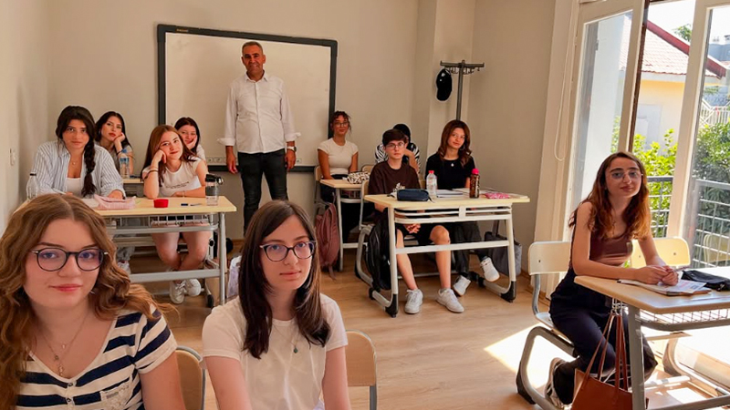Üniversite ve lise sınavlarına hazırlanan öğrenciler için doğru eğitim, doğru