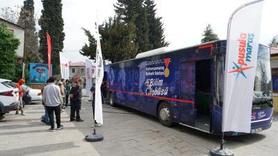 Büyükşehir Belediyesinin gençlere yönelik vizyon projelerinden Pusula Maraş Bilim Otobüsü,