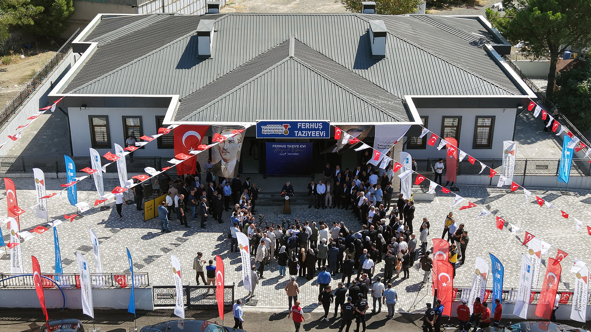 Büyükşehir’den Ferhuş Mahallesi’ne 15 Milyon TL’lik Taziyeevi Büyükşehir Belediyesi tarafından Karacasu Ferhuş Mahallesi’nde hayata geçirilen taziyeevi, hizmete