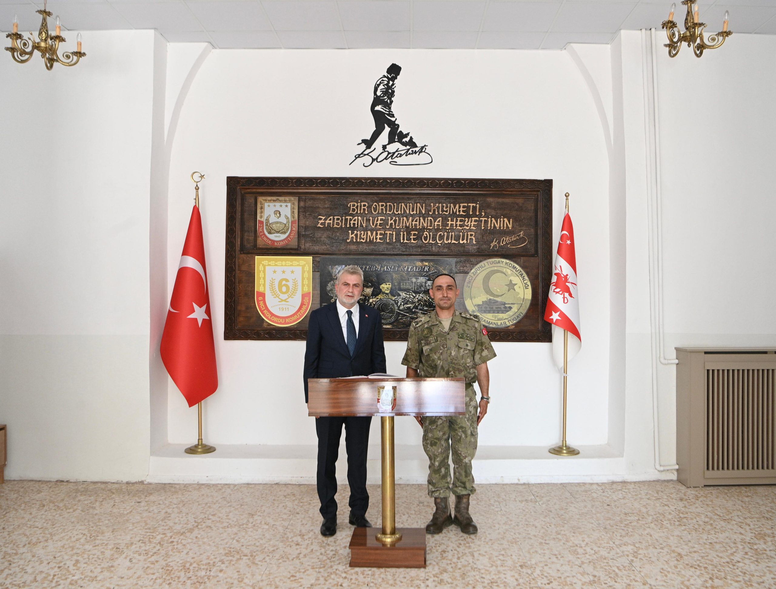 Başkan Görgel’den Gülecen, Kan ve Güler’e Ziyaret Büyükşehir Belediye Başkanı Fırat Görgel, Kahramanmaraş İl Jandarma Komutanı Tuğgeneral