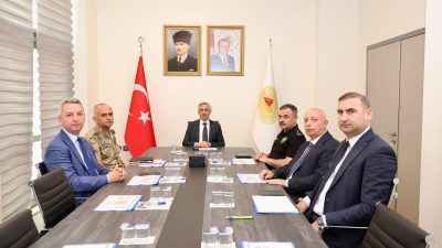 Toplantıda, yeni akademik yılda kentteki üniversitelerde eğitim-öğretim faaliyetlerinin güvenli ve